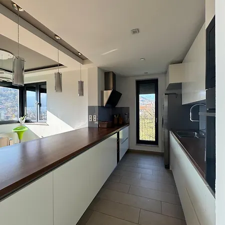 Luxuswohnung In Greenresidence Apartment